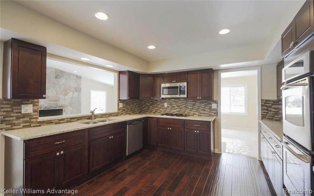 36932 Fox Run Farmington Hills, MI 48331 - Photo 20 of 37
