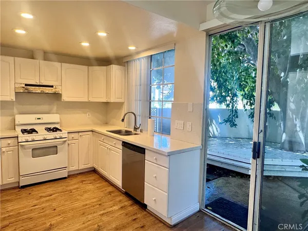 $3,500 | 1 Almador, Irvine, CA 92614