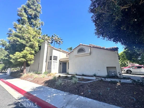 $3,500 | 1 Almador, Irvine, CA 92614