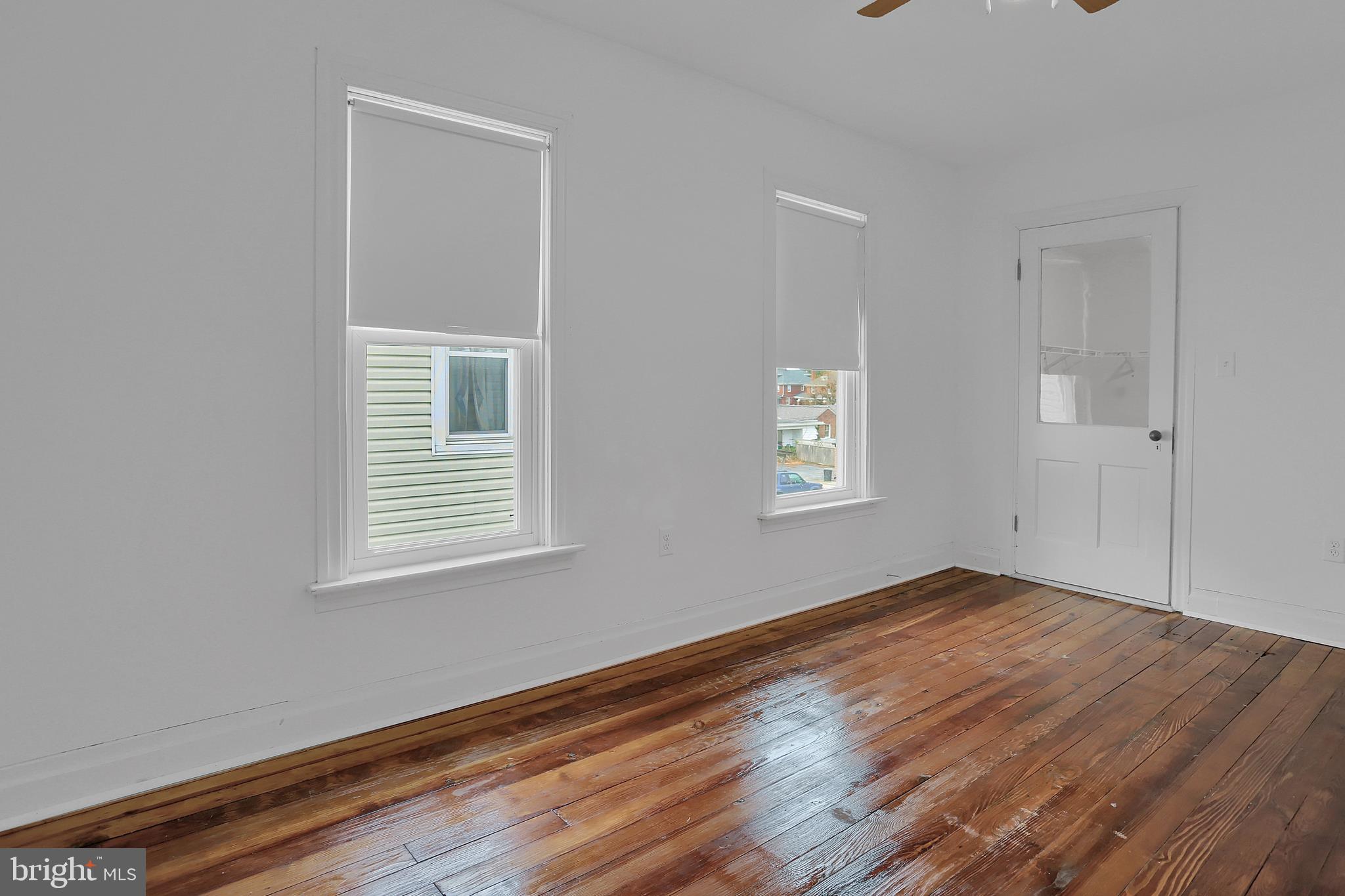 416 Locust Street Hanover, PA 17331 - Photo 4 of 30 HUGE bedrooms!