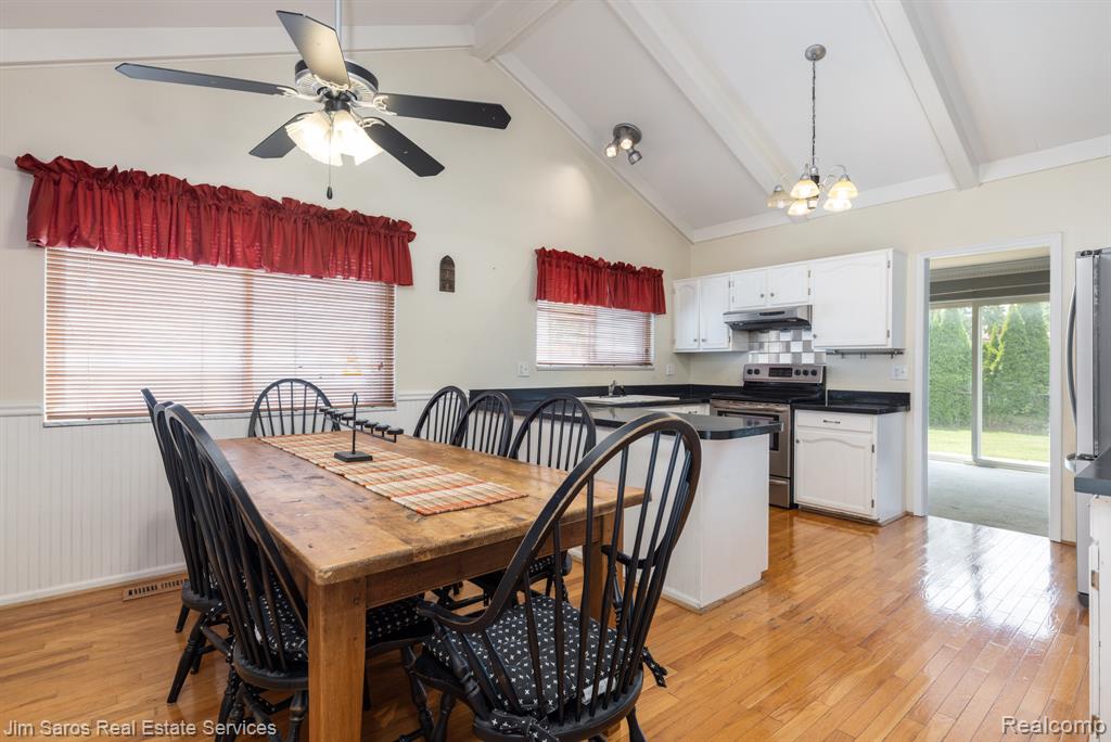 47425 Barbara Road Macomb, MI 48044 - Photo 7 of 22