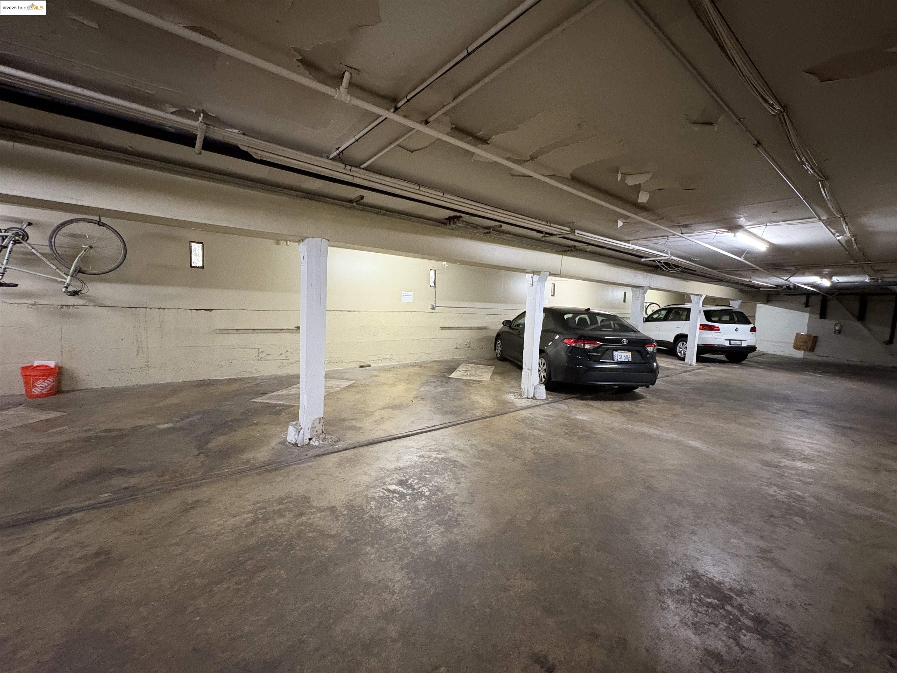 848 Stannage Avenue, Unit 11 Albany, CA 94706 - Photo 17 of 24 1 parking space