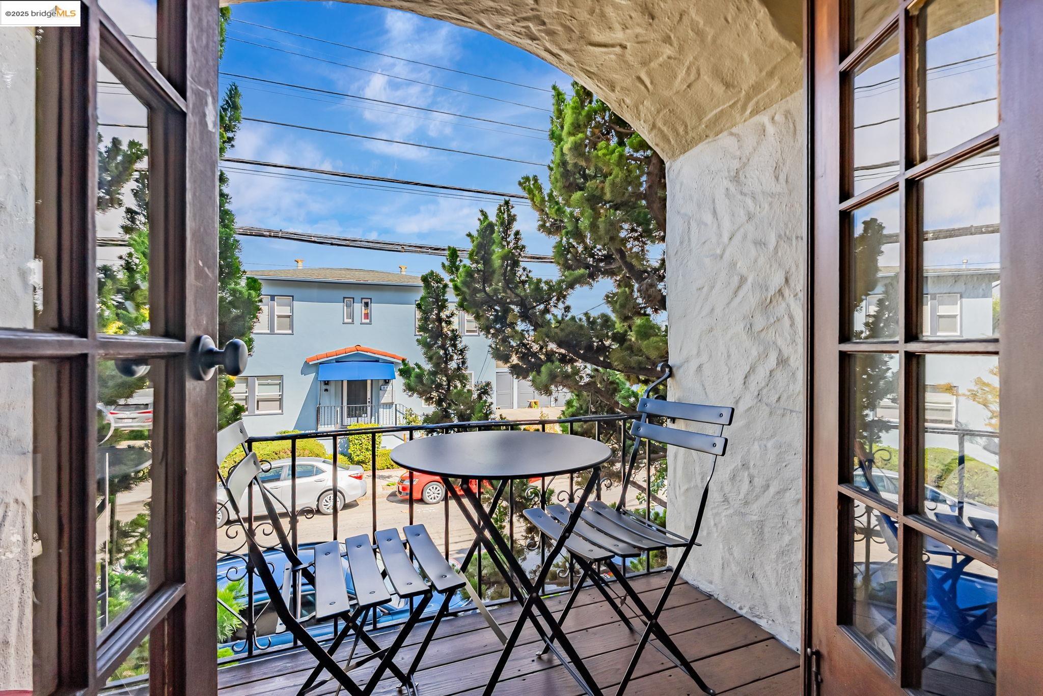 848 Stannage Avenue, Unit 11 Albany, CA 94706 - Photo 19 of 24 View of balcony