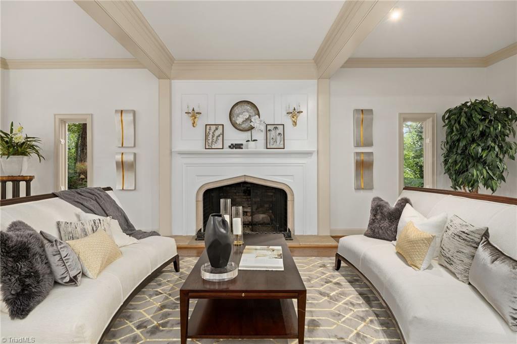 201 Cascade Drive High Point, NC 27265 - Photo 6 of 50