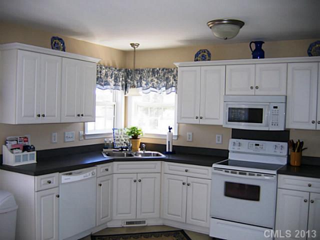 304 Eagle Creek Road Clover, SC 29710 - Photo 6 of 15 Gallery Image 6