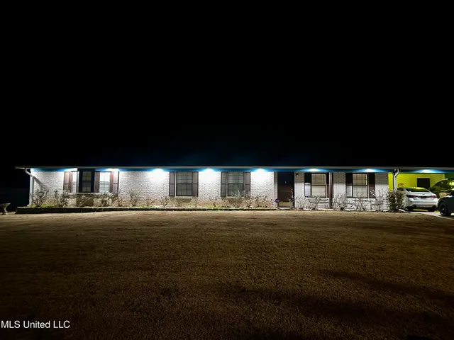 $215,000 | 23 Beverly Drive, Natchez, MS 39120