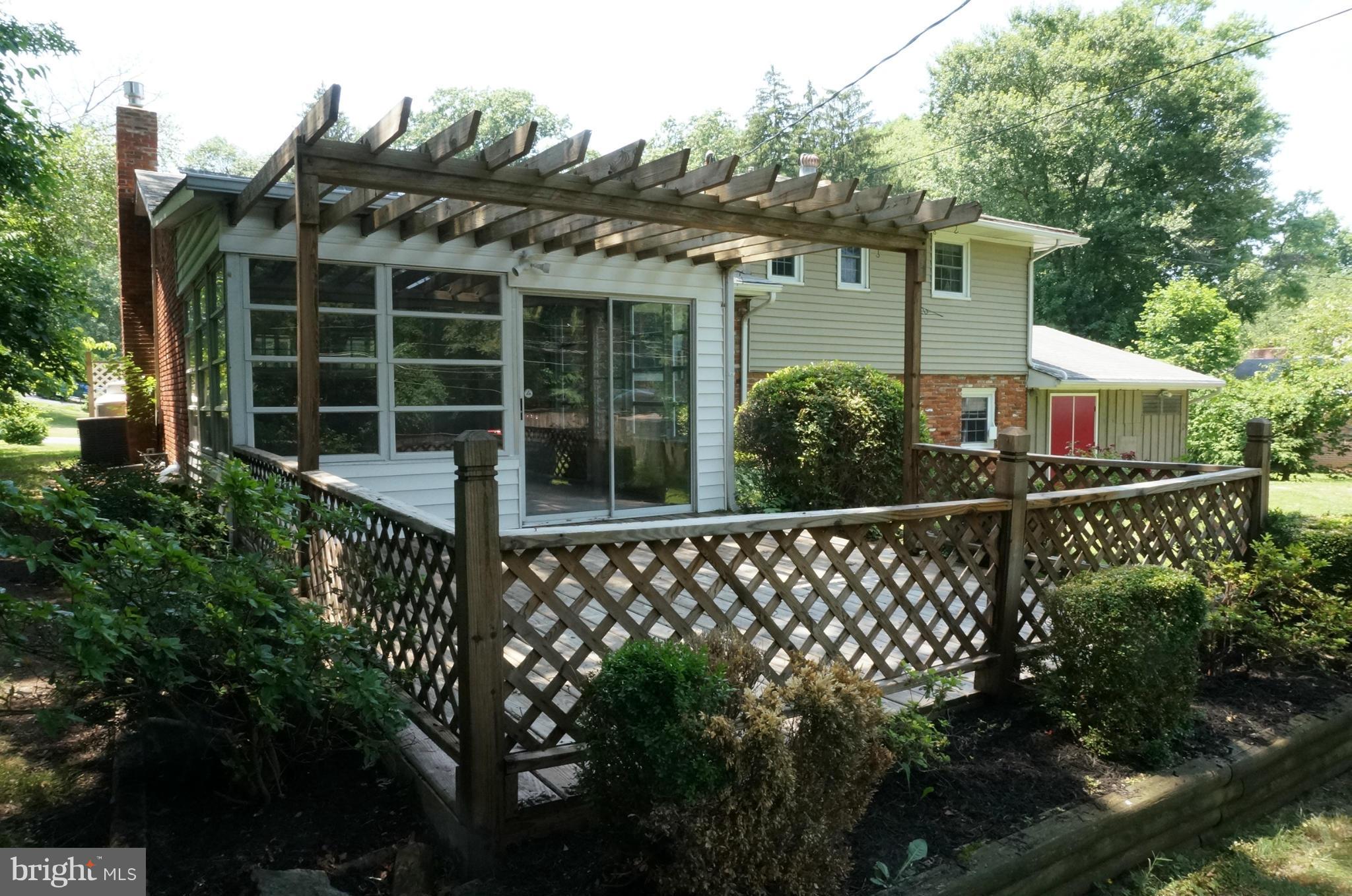 17816 Pin Oak Road Hagerstown, MD 21740 - Photo 24 of 29 Deck & Pergola