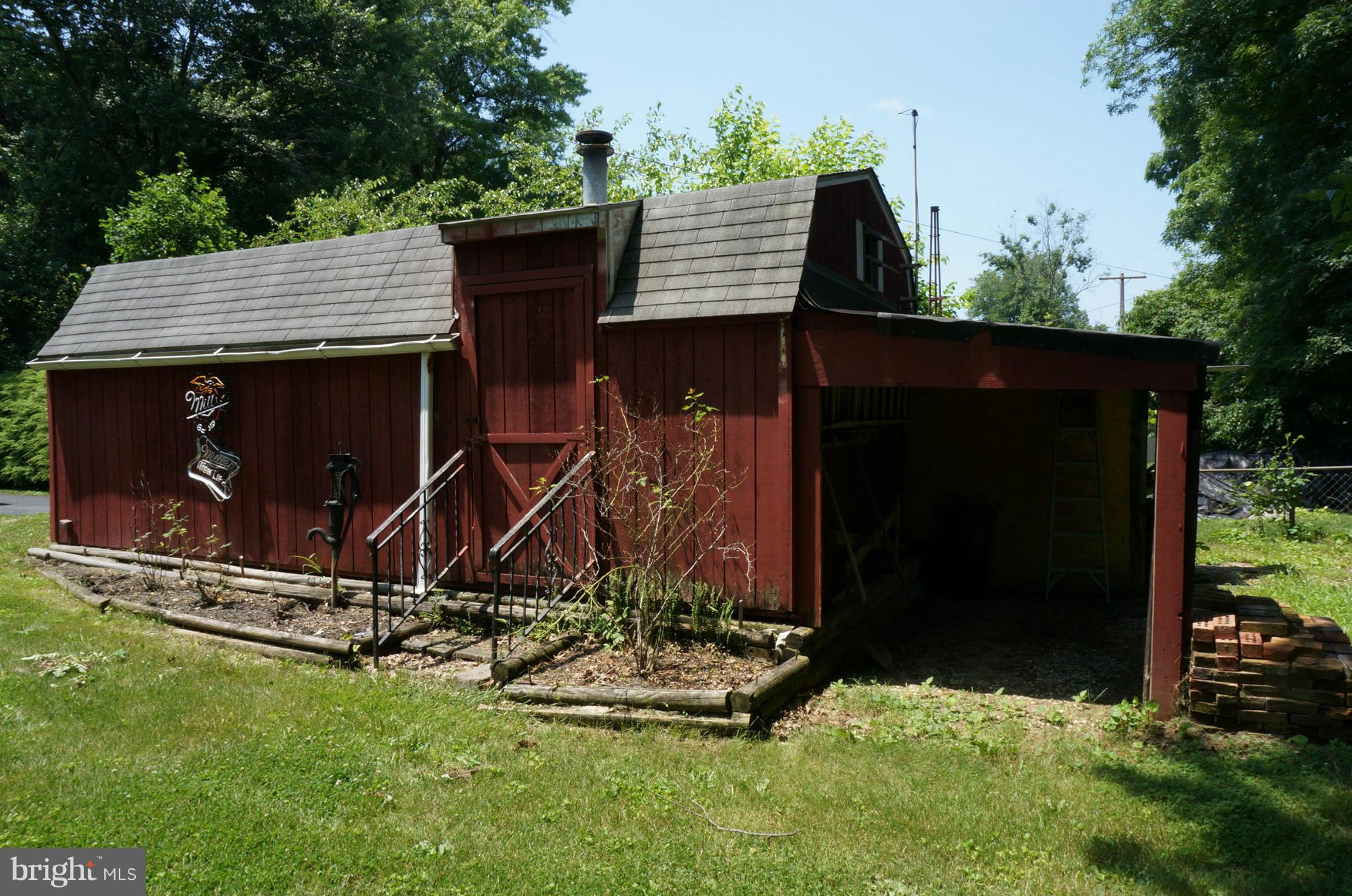 17816 Pin Oak Road Hagerstown, MD 21740 - Photo 27 of 29 Shed Shop