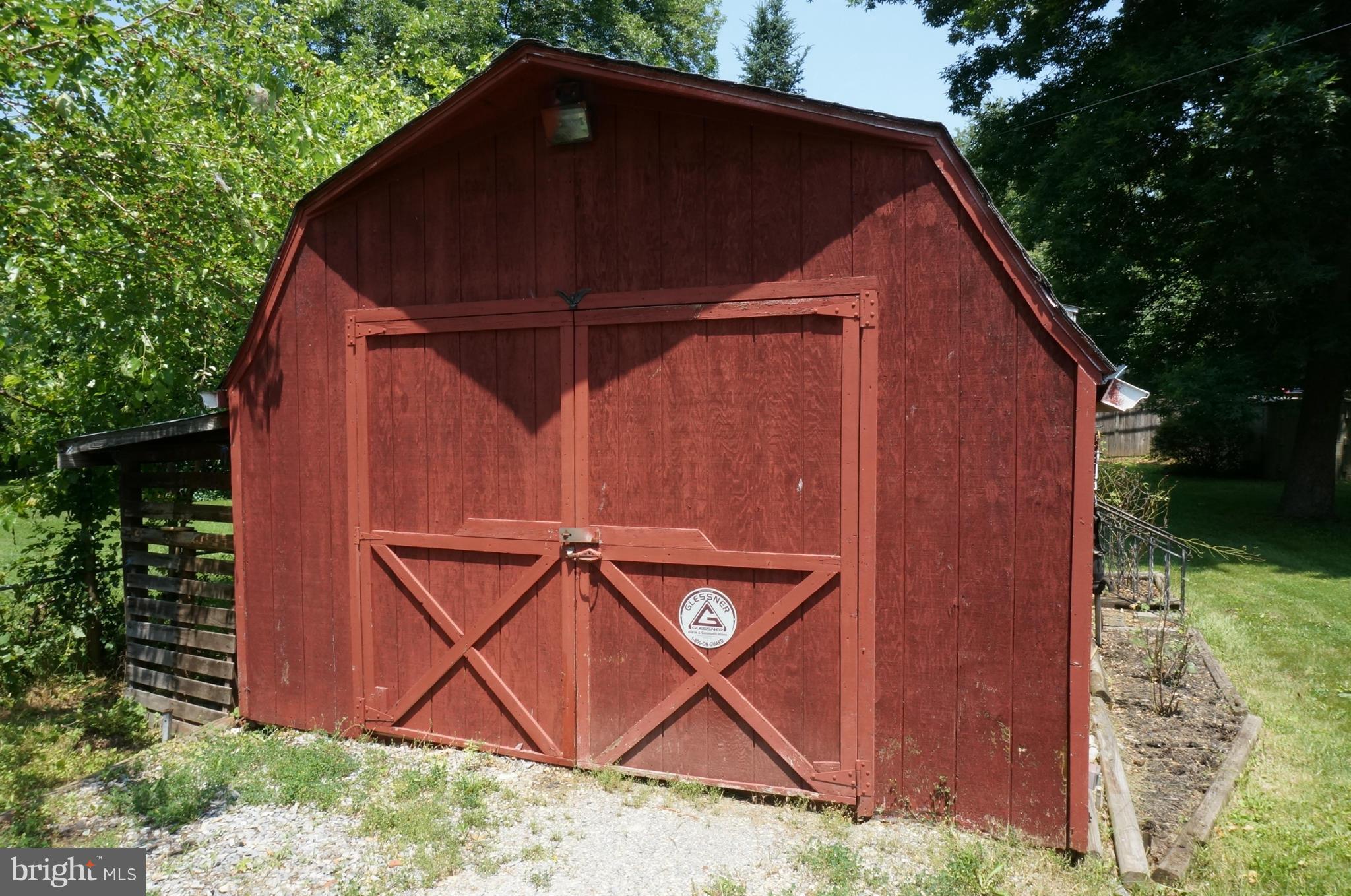 17816 Pin Oak Road Hagerstown, MD 21740 - Photo 28 of 29 Shed Shop