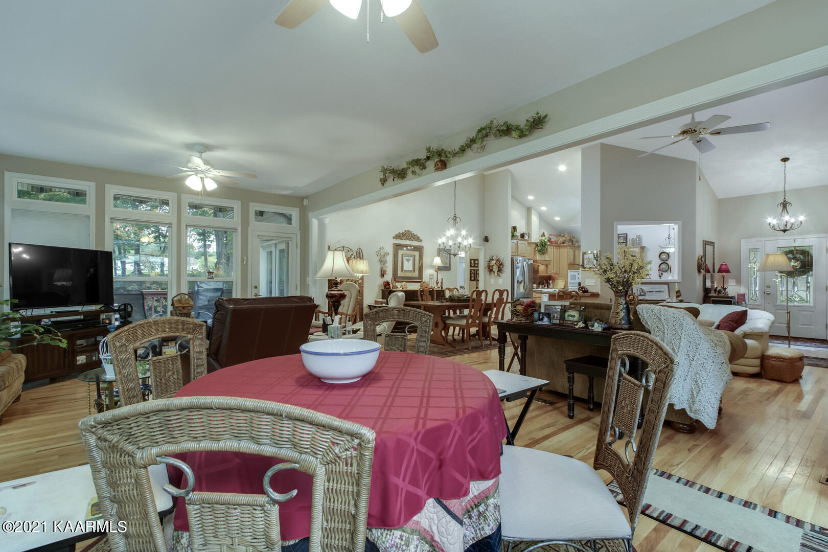 123 Inata Circle Loudon, TN 37774 - Photo 13 of 40 13_123 Inata Circle_SunRoom04