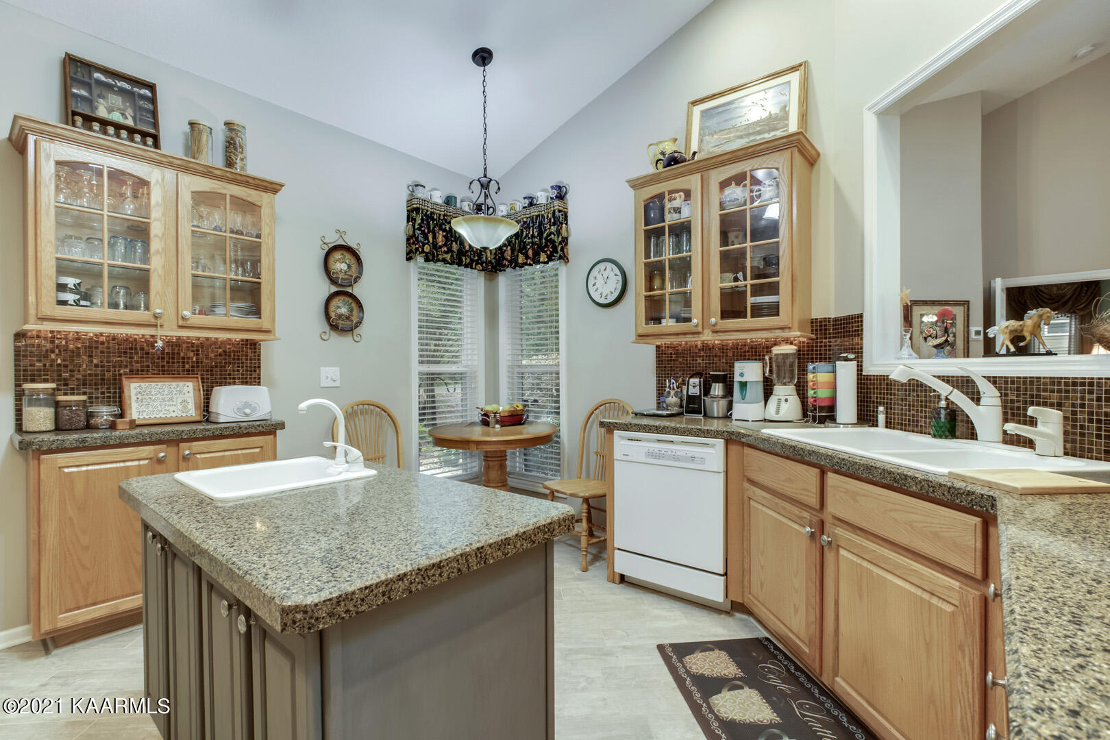 123 Inata Circle Loudon, TN 37774 - Photo 18 of 40 18_123 Inata Circle_Kitchen01