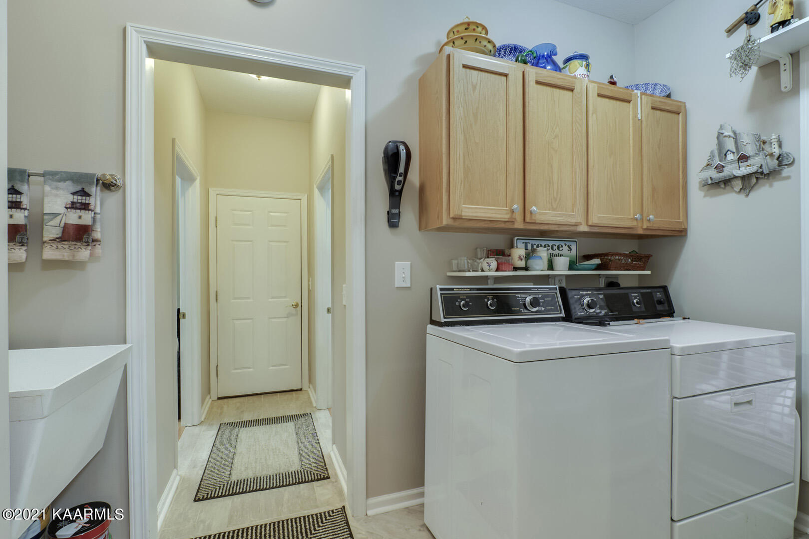 123 Inata Circle Loudon, TN 37774 - Photo 21 of 40 21_123 Inata Circle_Laundry