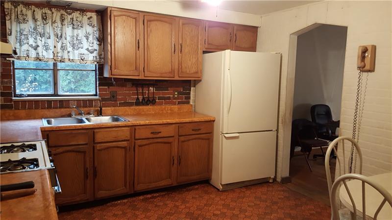 29 Midway Drive McKees Rocks, PA 15136 - Photo 3 of 9 Gallery Image 3