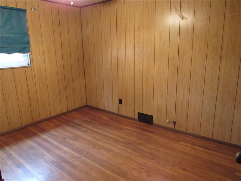 29 Midway Drive McKees Rocks, PA 15136 - Photo 6 of 9 Gallery Image 6