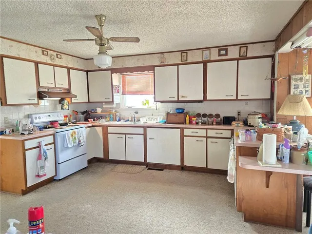 $69,900 | 310 East 5th Street, Cherryvale, KS 67335