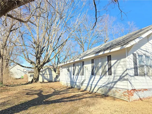 $69,900 | 310 East 5th Street, Cherryvale, KS 67335