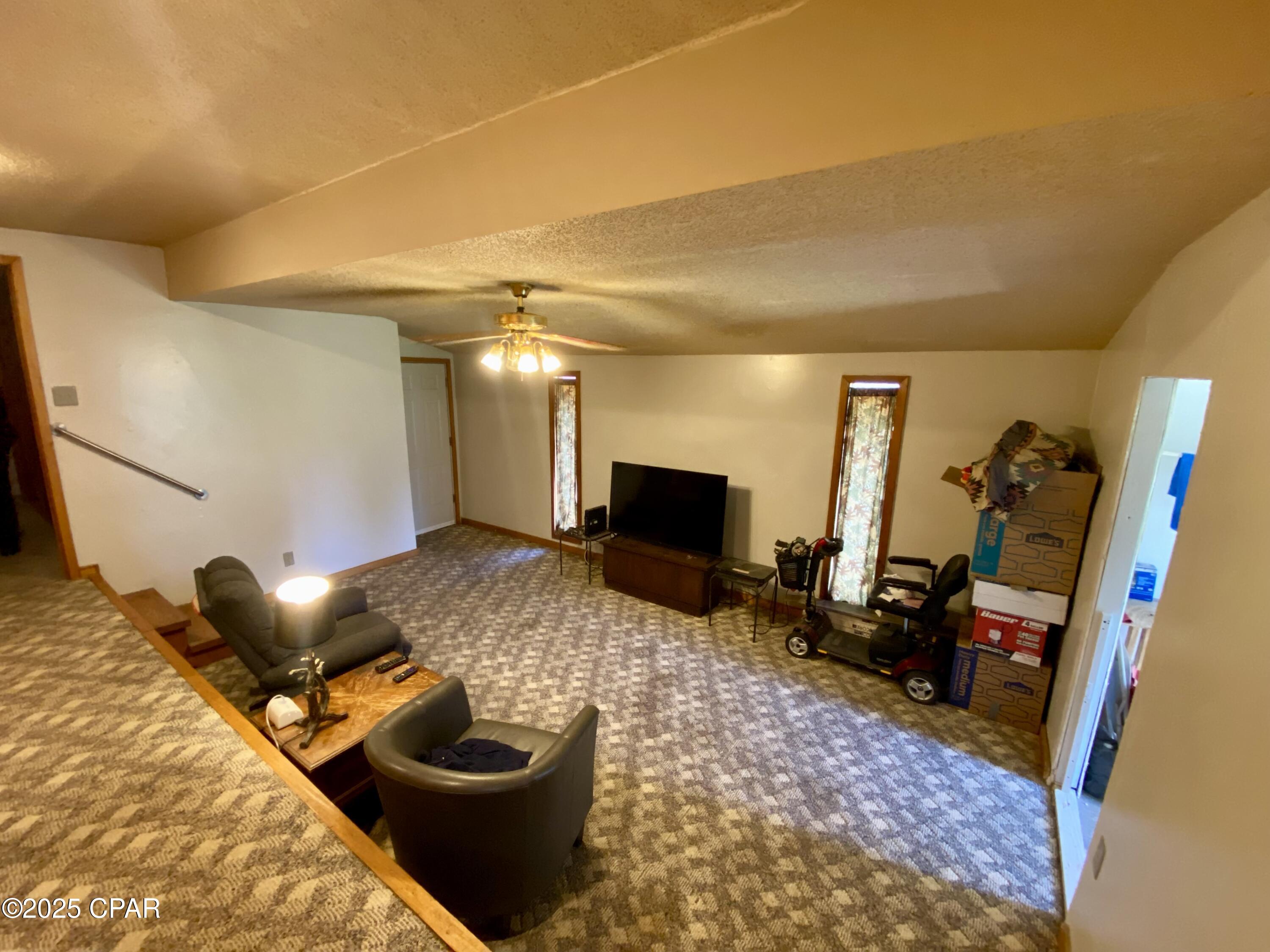 6913 Broadway Street Grand Ridge, FL 32442 - Photo 13 of 39 Gallery Image 13