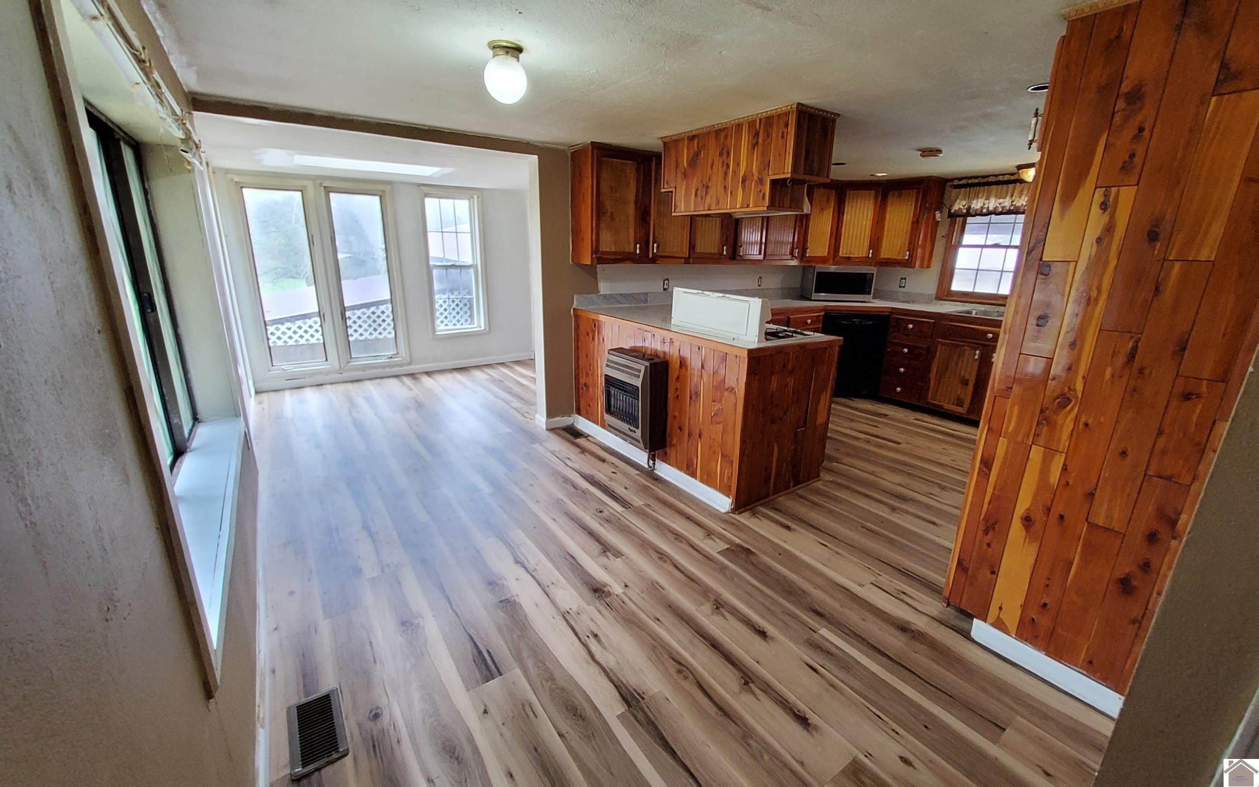 688 Ridge Road Gilbertsville, KY 42044 - Photo 14 of 25 Kitchen & Dining Room