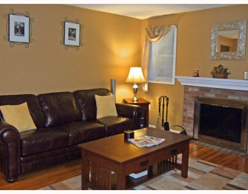 12 Asylum Road Warren, RI 02885 - Photo 3 of 12 Living Room.