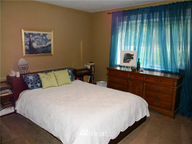 8633 Fox Ridge Lane Southeast Olympia, WA 98513 - Photo 8 of 13 Gallery Image 8