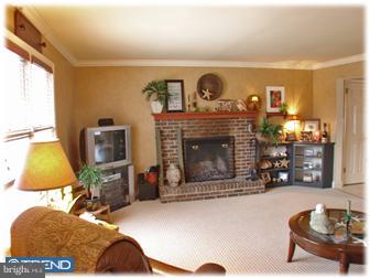 861 Allentown Road Telford, PA 18969 - Photo 3 of 12 Living Room