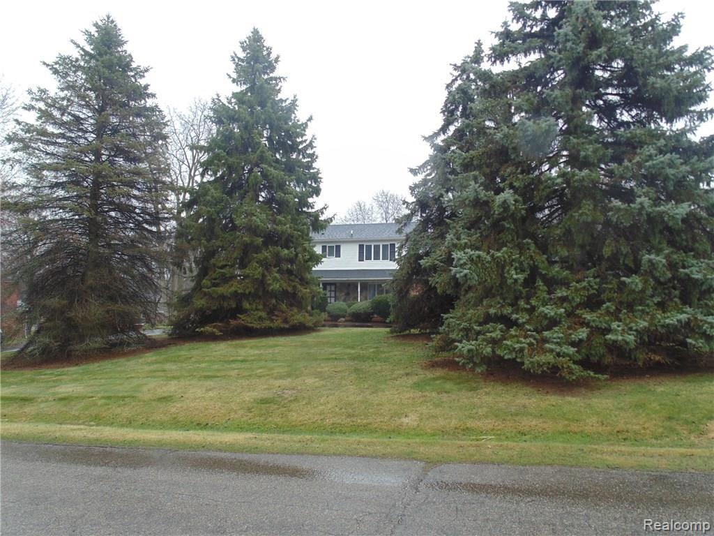 3909 Terrybrook Road West Bloomfield, MI 48322 - Photo 3 of 32 DSC03337.JPG