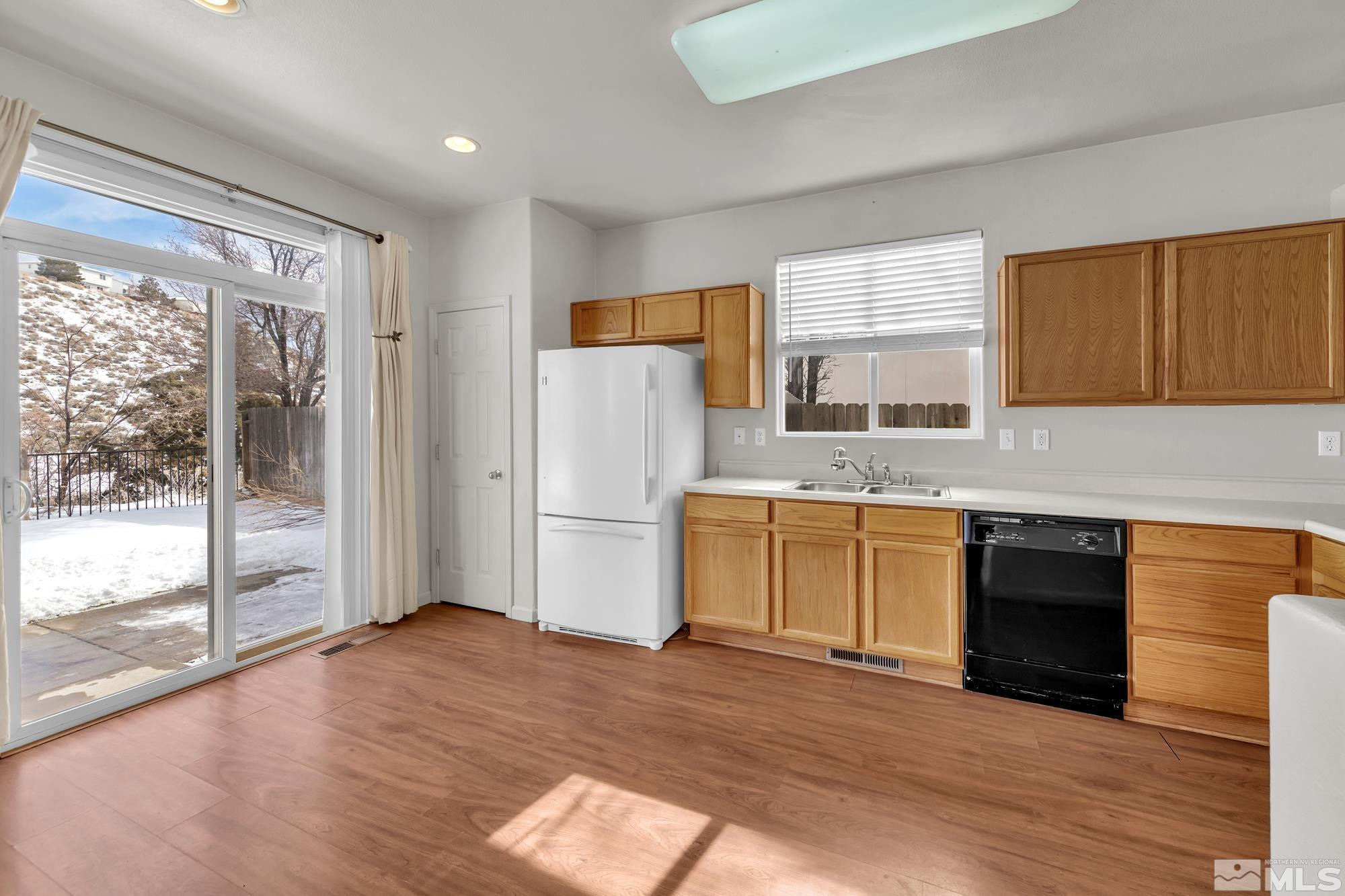 2158 Sapphire Ridge Way Reno, NV 89523 - Photo 5 of 36 Photo 5