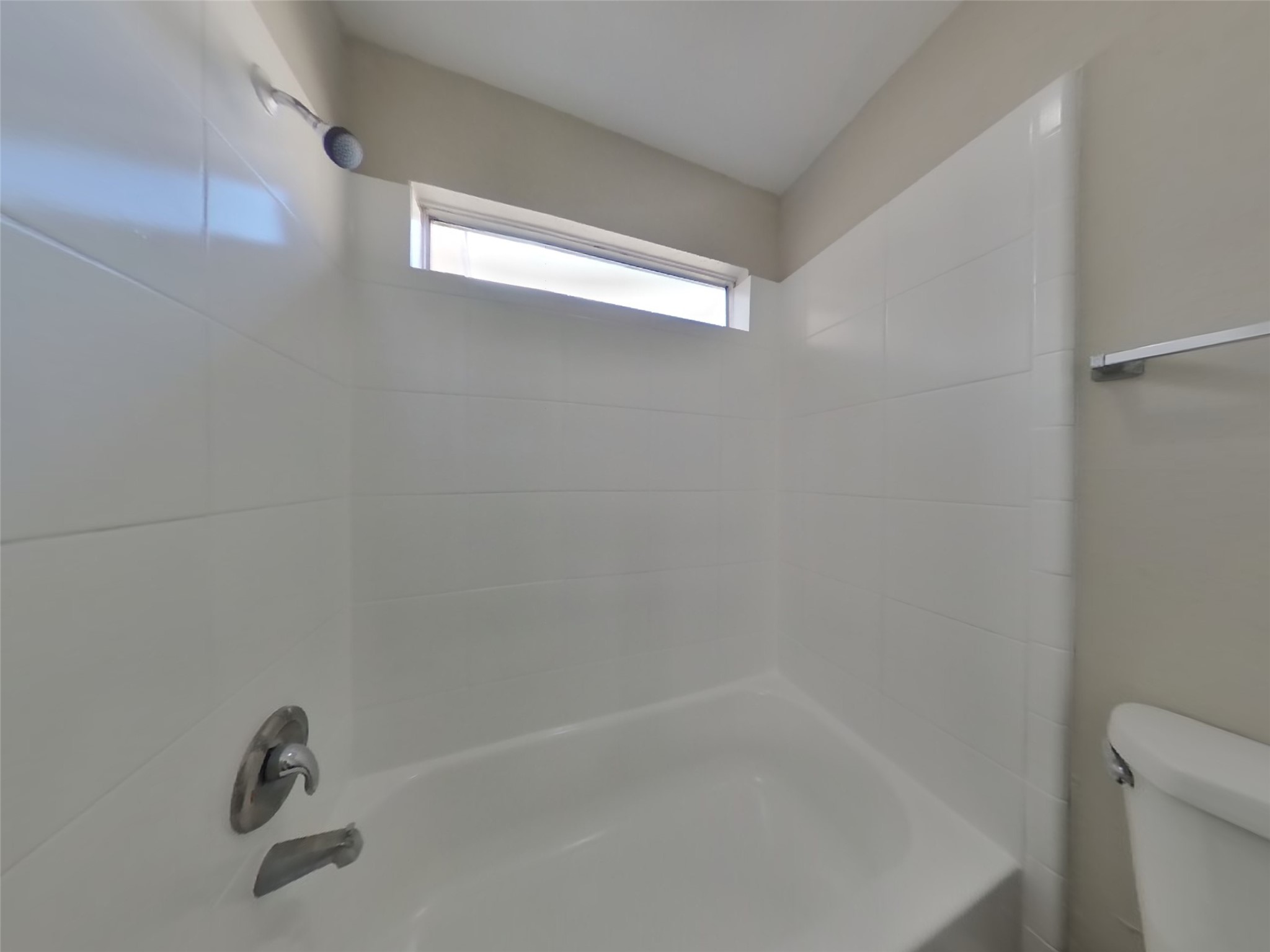 7717 Intrepid Street Houston, TX 77072 - Photo 8 of 15 Gallery Image 8