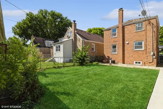 $2,600 | 5111 North Newland Avenue, Chicago, IL 60656