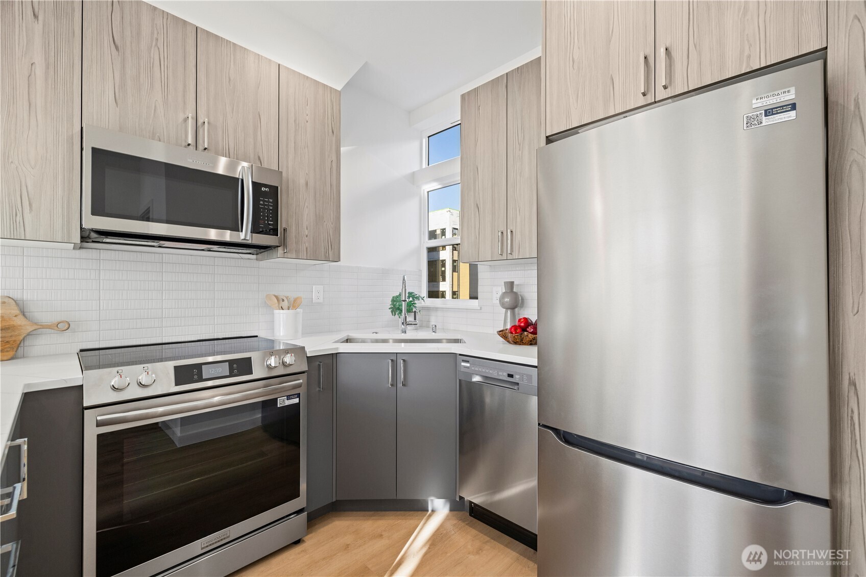 1208 A Northwest 83rd Street Seattle, WA 98117 - Photo 7 of 27