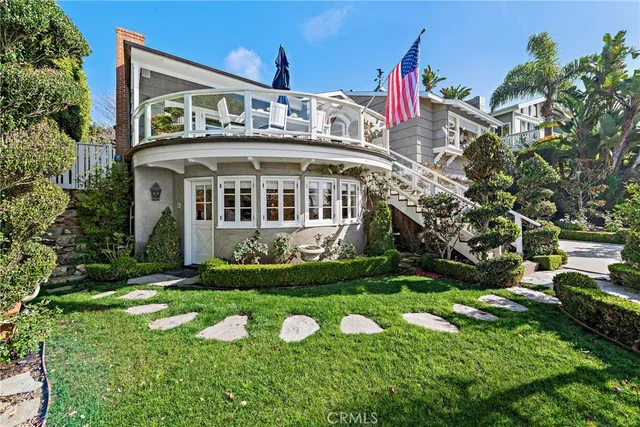 $3,995 | 31531 Bluff Drive, Unit BACK, Laguna Beach, CA 92651