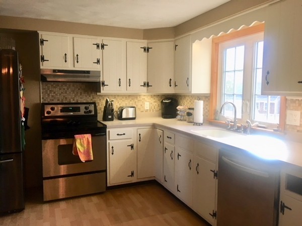 635 Main Street Acushnet, MA 02743 - Photo 3 of 11 Gallery Image 3