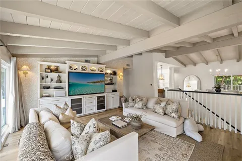 $2,625,000 | 362 Vista Madera, Newport Beach, CA 92660