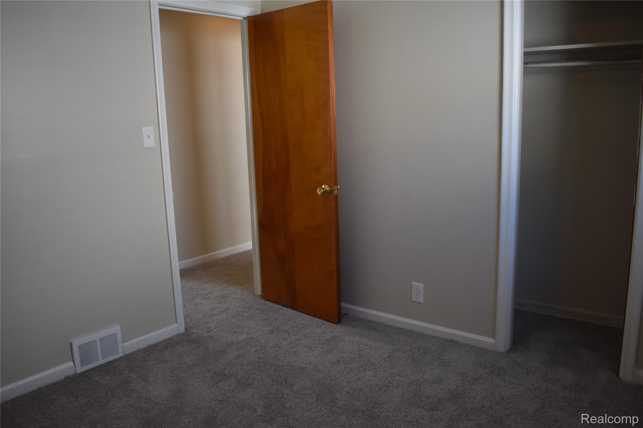 13810 Toepfer Road Warren, MI 48089 - Photo 6 of 25 DSC_0126.JPG