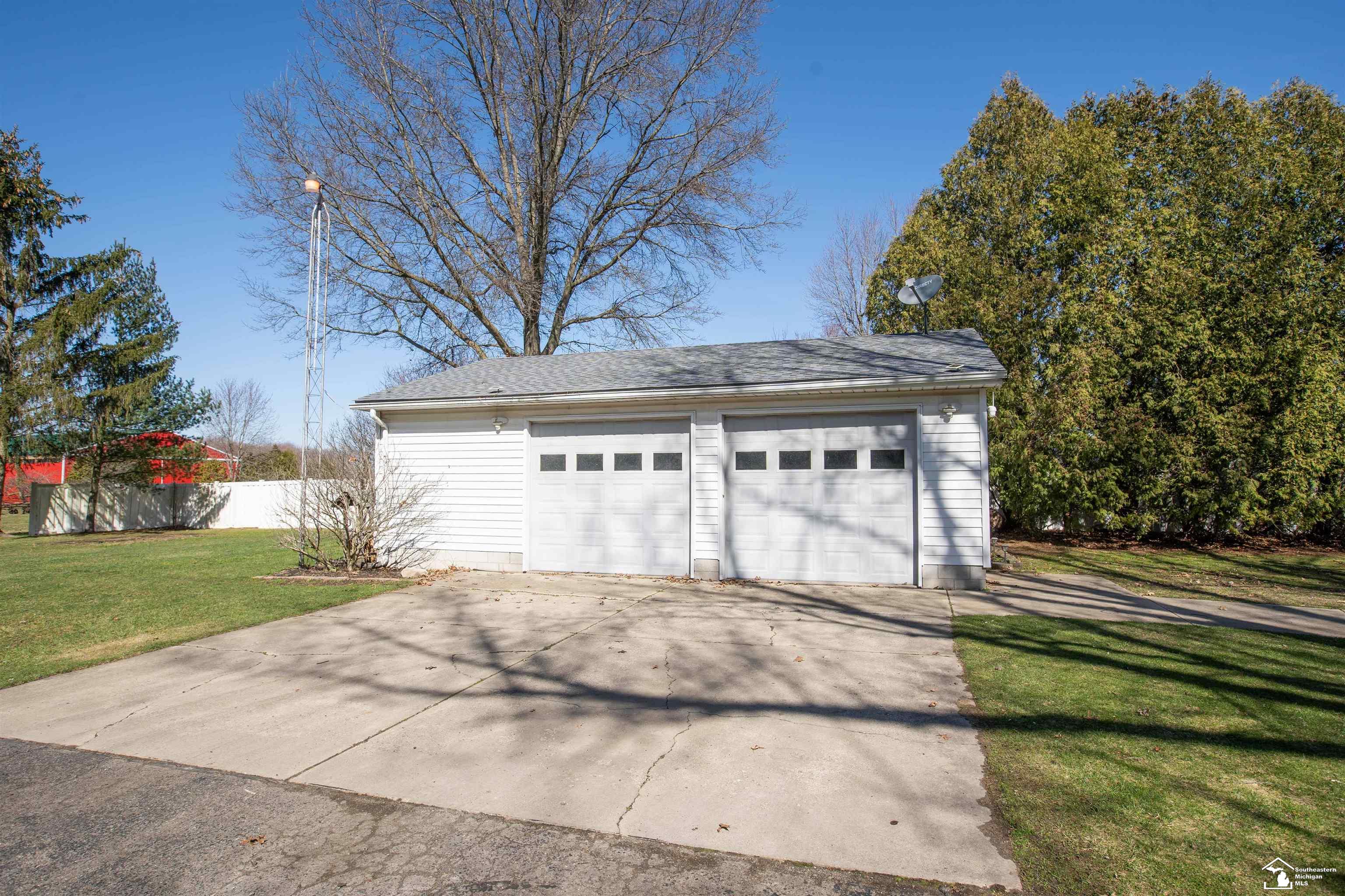 11585 Grafton Road Carleton, MI 48117 - Photo 62 of 79