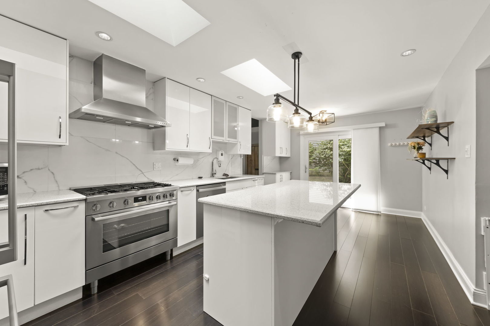 1940 Green Trails Drive Lisle, IL 60532 - Photo 11 of 31 a kitchen with a stove a sink and a refrigerator