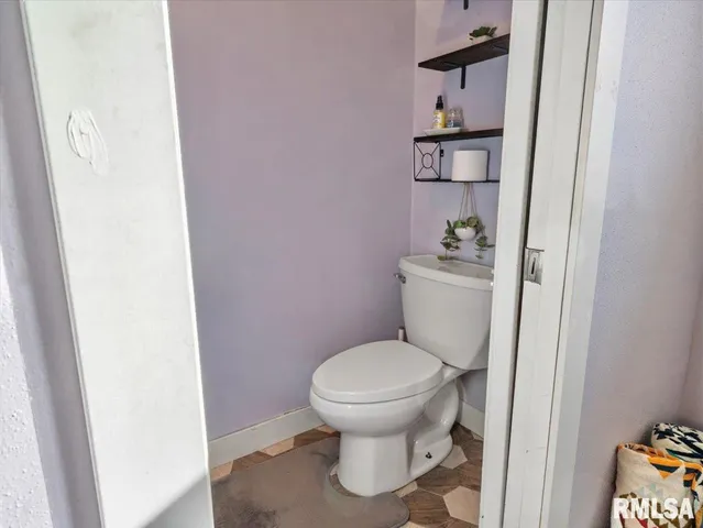 $145,000 | 14107 German Church Road, Johnston City, IL 62951