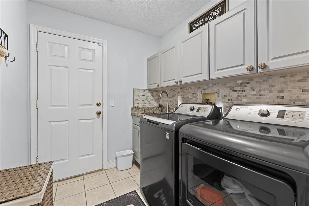9521 Springmeadow Drive New Port Richey, FL 34655 - Photo 12 of 37 Gallery Image 12