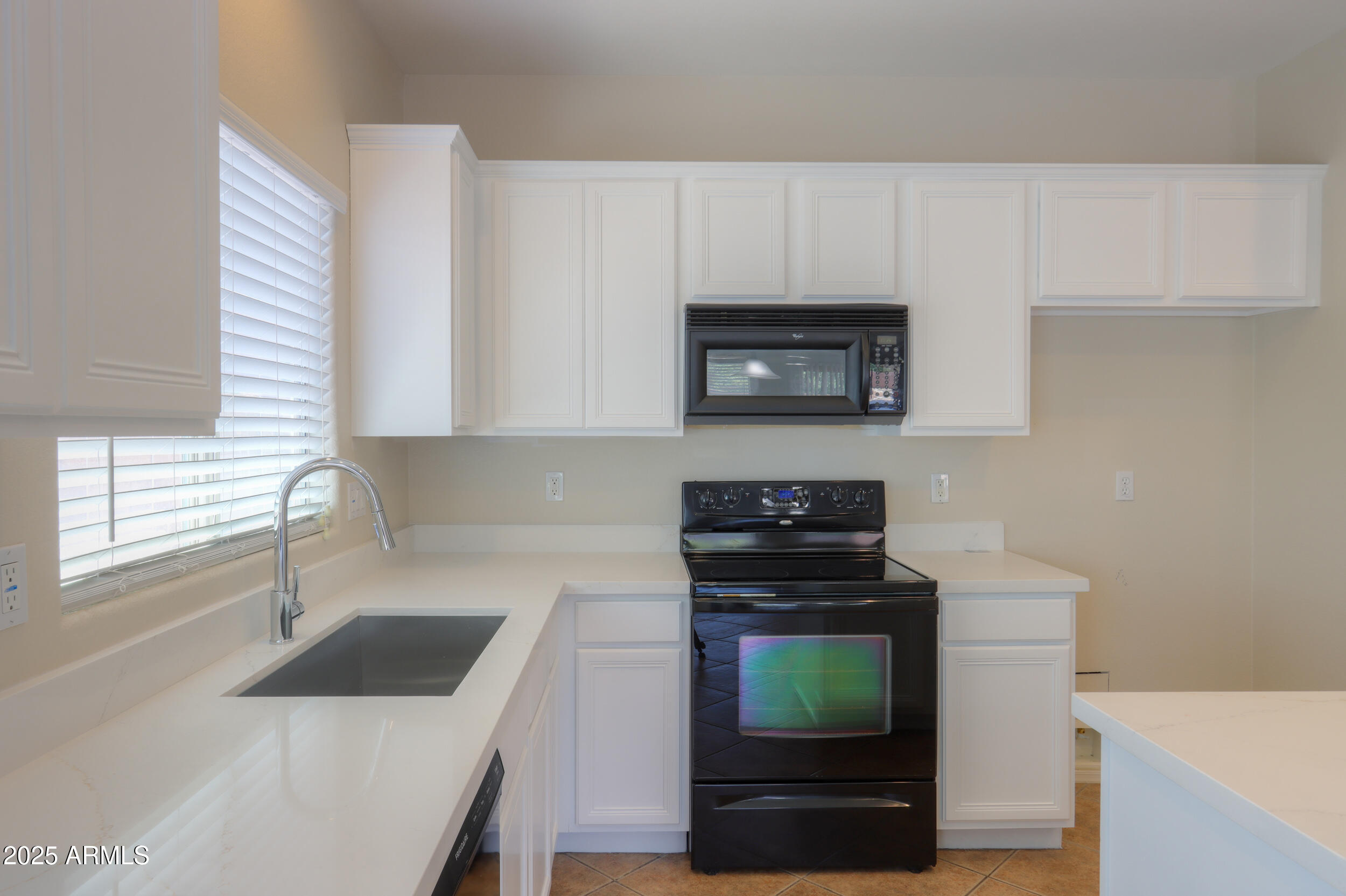 44092 Stonecreek Road Maricopa, AZ 85139 - Photo 6 of 48 12