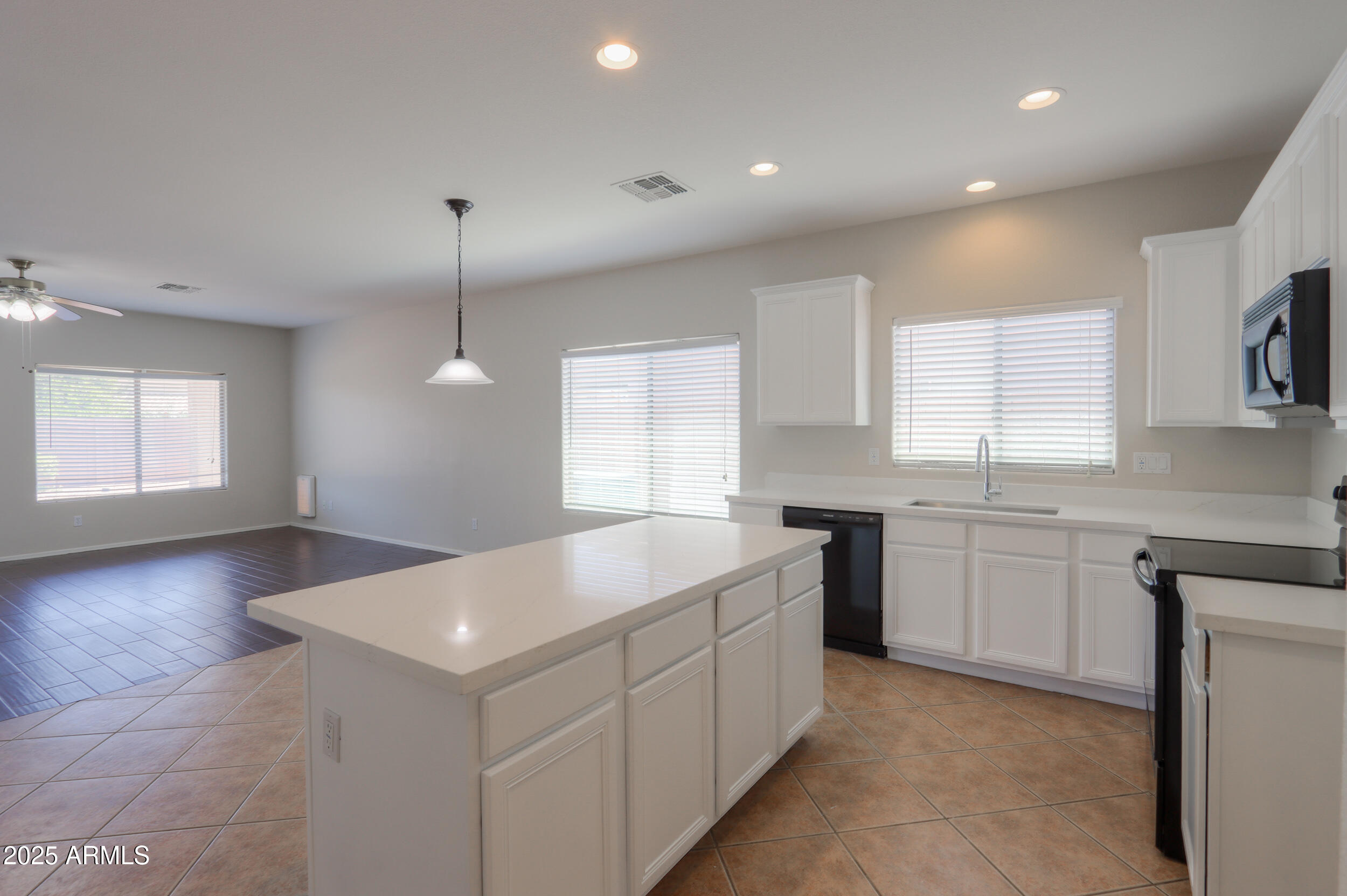 44092 Stonecreek Road Maricopa, AZ 85139 - Photo 10 of 54 07