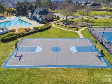 a view of an outdoor space