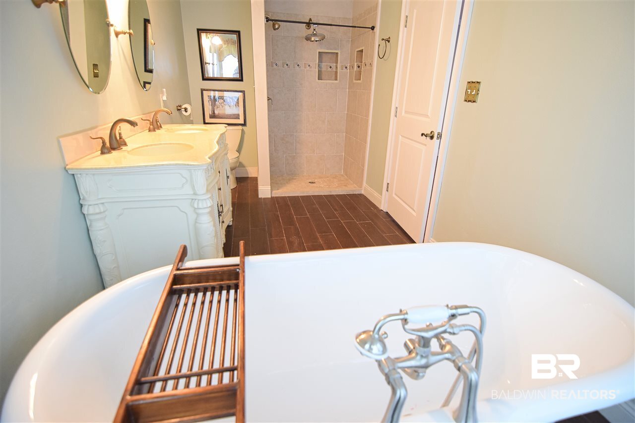 7851 Cuss Fork Road Wilmer, AL 36587 - Photo 12 of 16 master bath