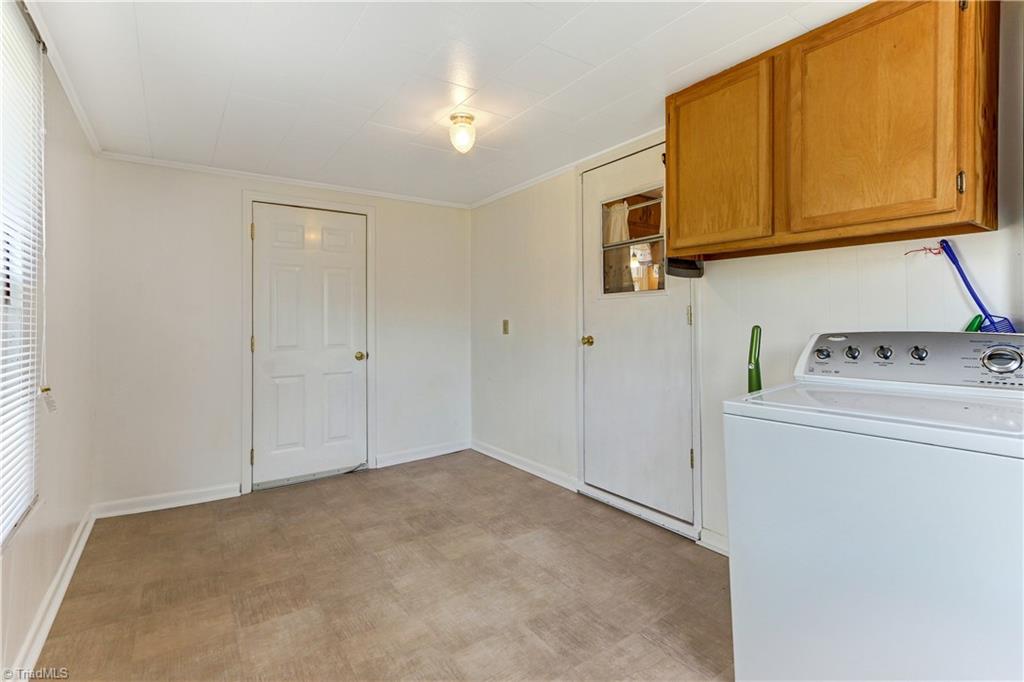 5532 Murphy Road Summerfield, NC 27358 - Photo 12 of 30 Laundry Room