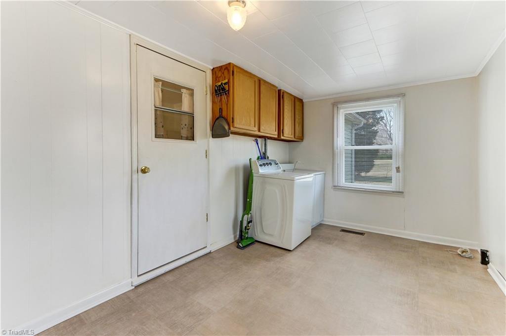 5532 Murphy Road Summerfield, NC 27358 - Photo 13 of 30 Laundry Room