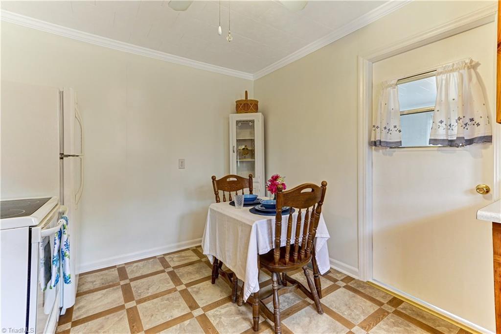 5532 Murphy Road Summerfield, NC 27358 - Photo 10 of 30 Breakfast Area