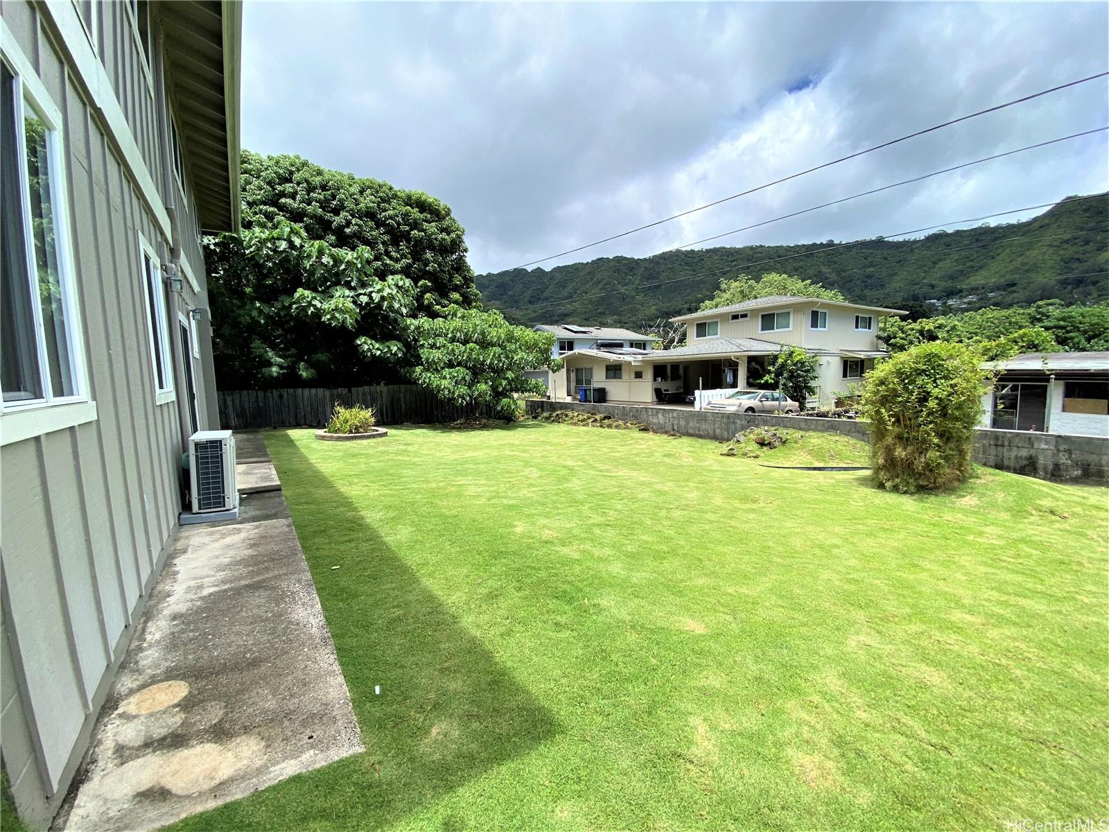 3339 Manoa Road, Unit 5 Honolulu, HI 96822 - Photo 13 of 13 a view of a house with a yard porch and sitting area