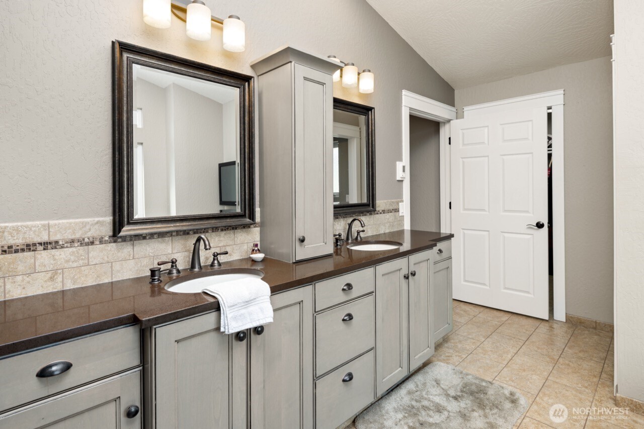 109 Bond Road Castle Rock, WA 98611 - Photo 16 of 40 Gallery Image 16