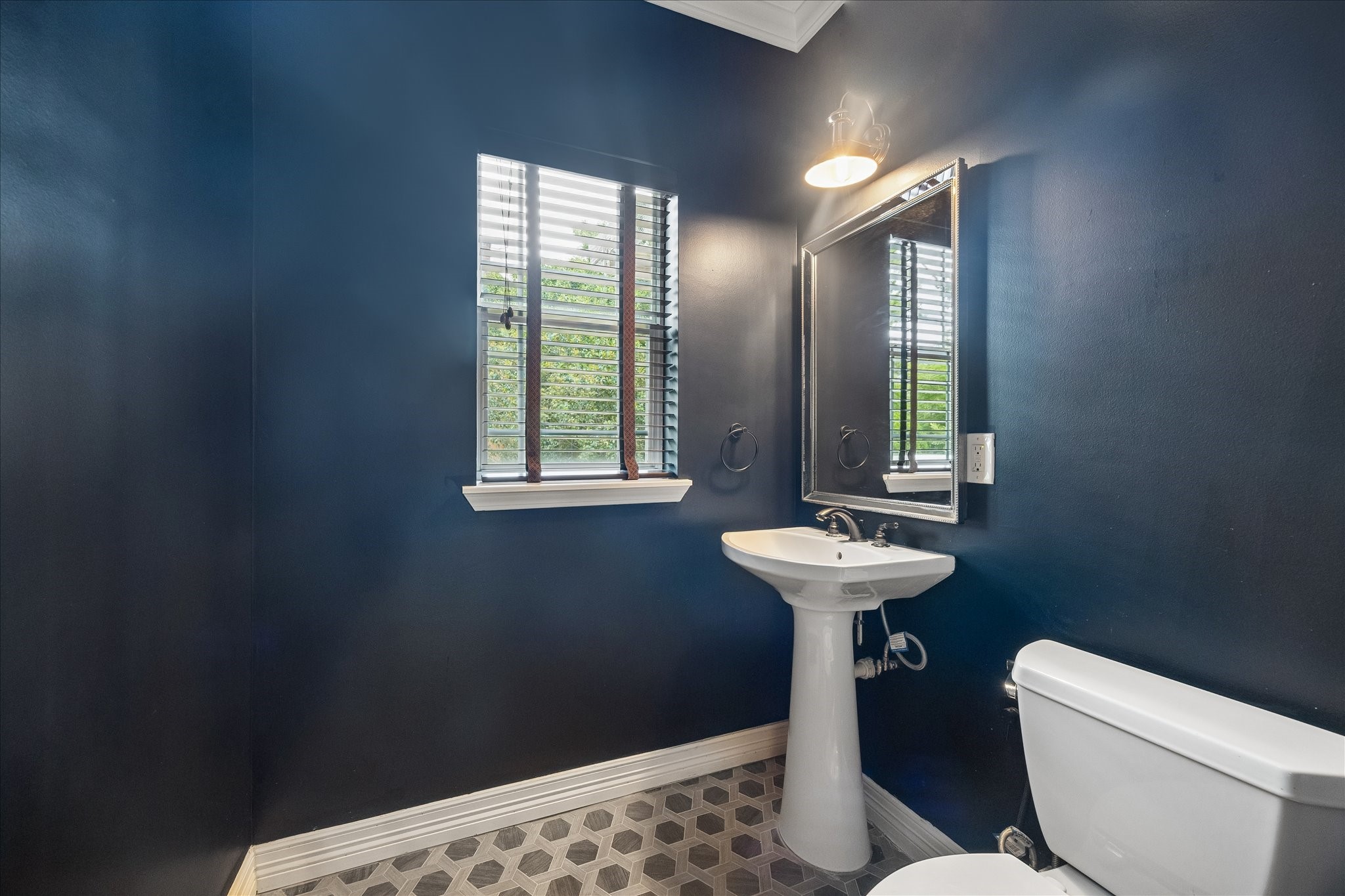 3231 North MacGregor Way Houston, TX 77004 - Photo 4 of 22 Half Bath