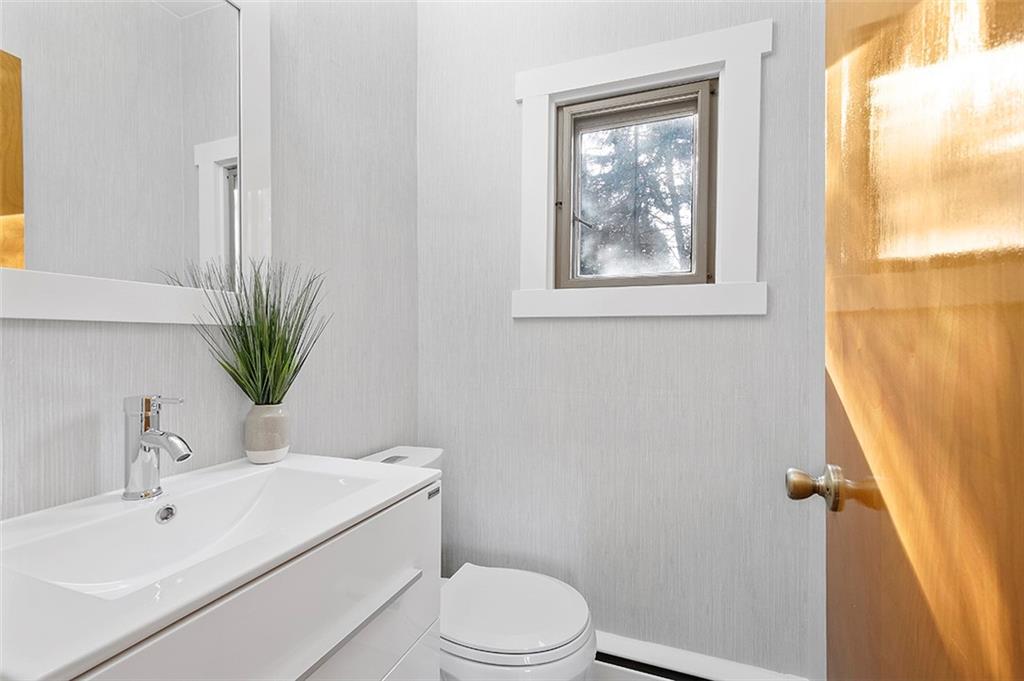 224 Glasgow Road Pittsburgh, PA 15221 - Photo 11 of 25 Gallery Image 11