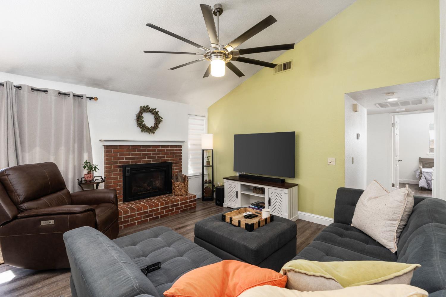 5201 West Griffith Way Fresno, CA 93722 - Photo 16 of 30